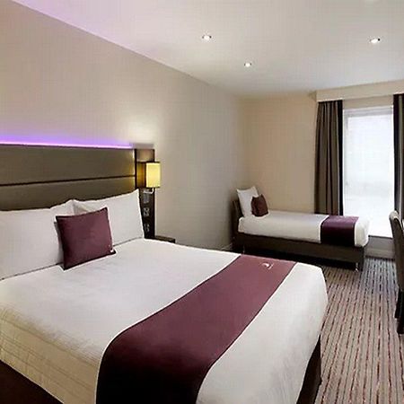 Premier Inn Каррікфергус Екстер'єр фото