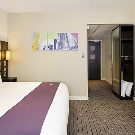 Premier Inn Каррікфергус Екстер'єр фото